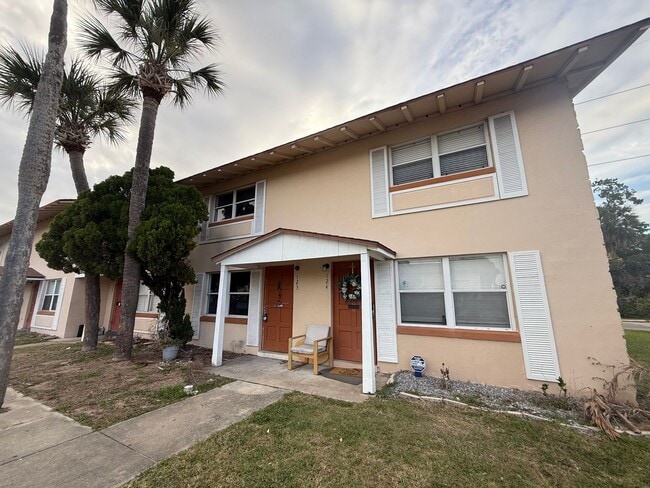 Building Photo - 1600 S Palmetto Ave