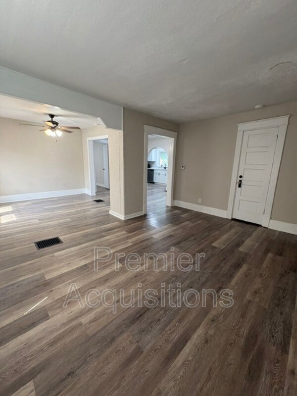 Foto del edificio - 3318 Fernwood Ave