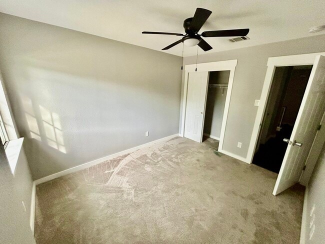 Building Photo - 801 Chiselpoint Cove