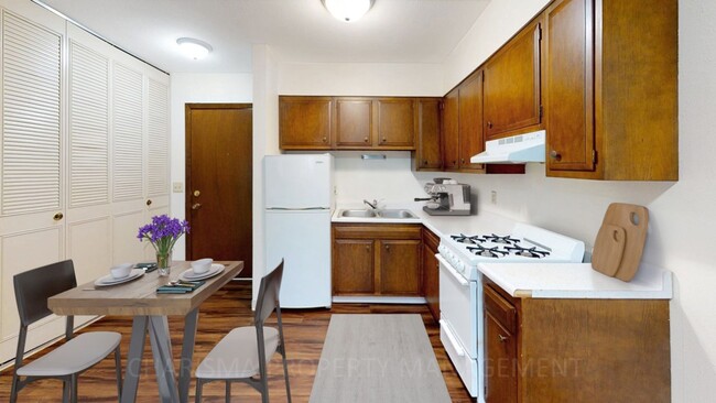 Foto del edificio - SPACIOUS ONE BEDROOM UNIT, GREAT LOCATION ...