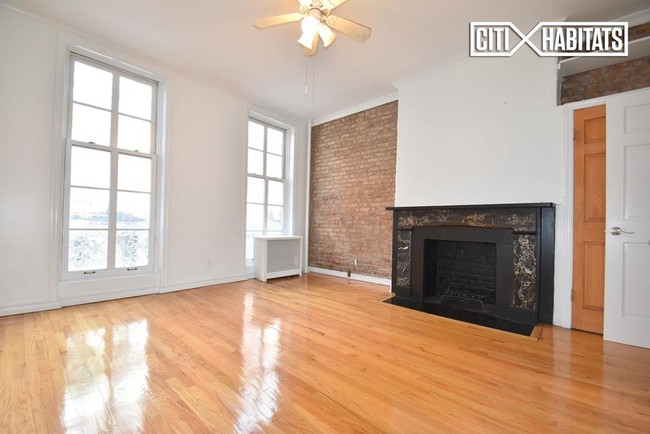 Building Photo - 380 Bleecker St