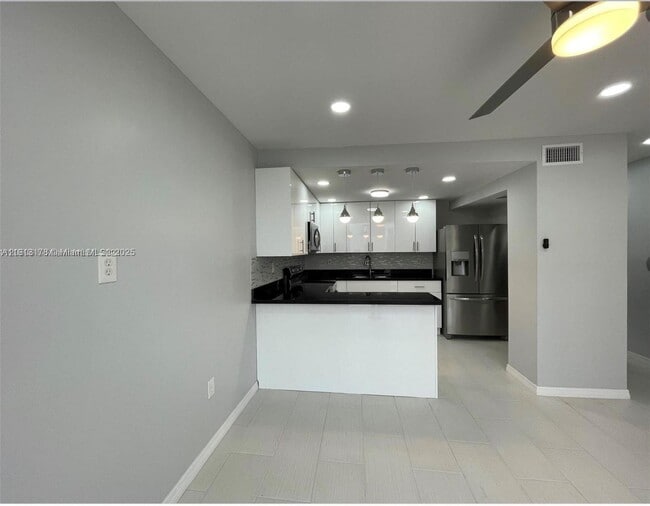 Building Photo - 3865 W 9th Way