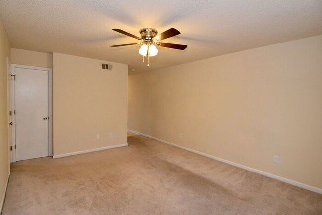 Building Photo - 2 Bed/1.5 Bath North Augusta Townhome