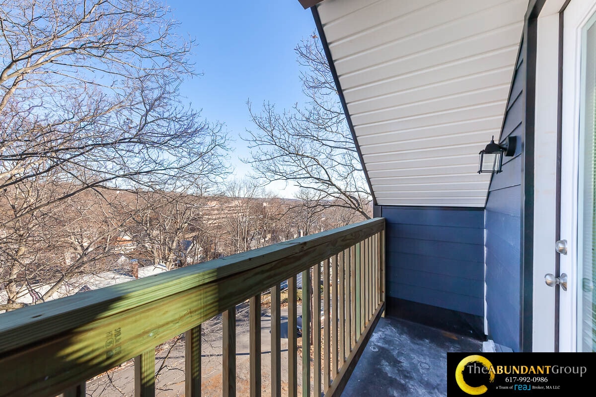 Foto principal - 48 Caldwell Rd