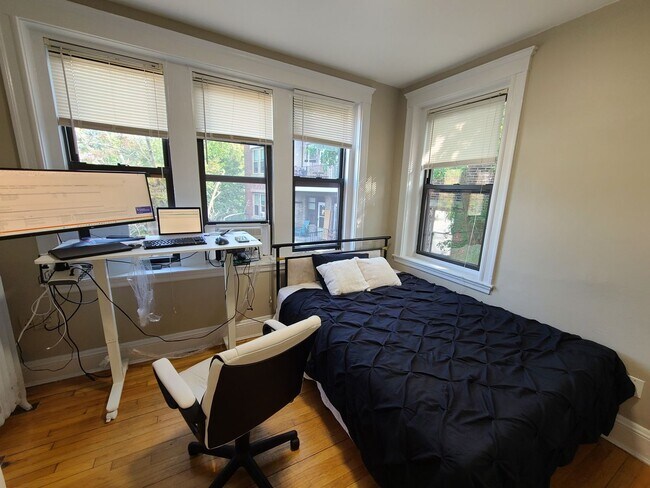 Building Photo - Furnished - Cleveland Circle - Close to T - Laundry Facility