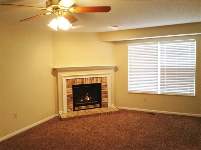 Foto del edificio - 8778 Woodridge Dr