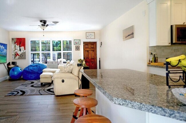 Foto del edificio - 2031 Pleasant Dr