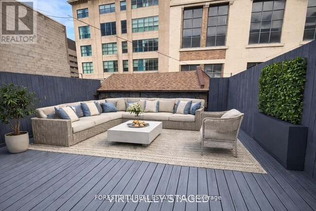 Photo du bâtiment - 132 Dundas St E