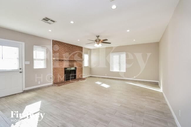 Foto del edificio - 6381 Newville Ave