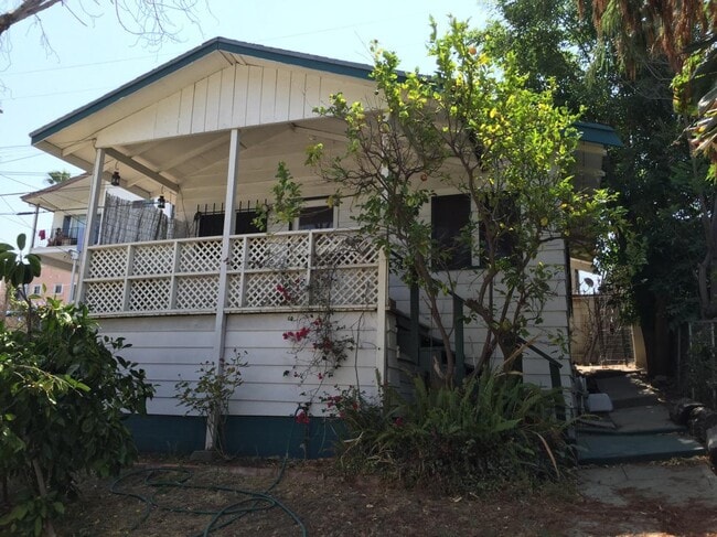 Exterior - Front - 622 N La Fayette Park Pl