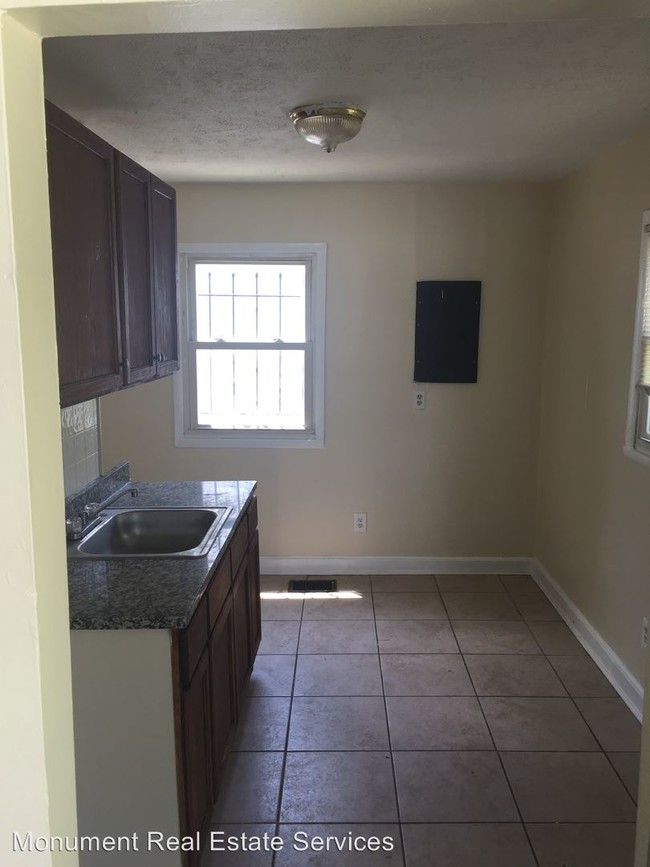 Building Photo - 3 br, 1 bath House - 4411 E 141st St
