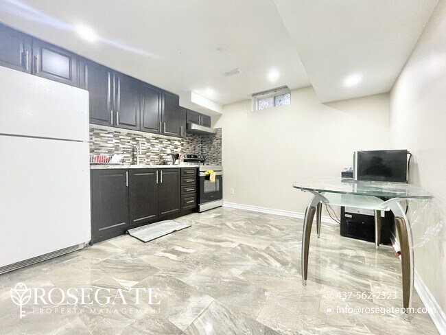 Photo du bâtiment - Modern 1+Den Basement Apartment – Bright & Spacious Living in Whitby