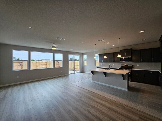Foto del edificio - BAND NEW BUILT HOME!!! 3 BEDROOM 2 BATH
