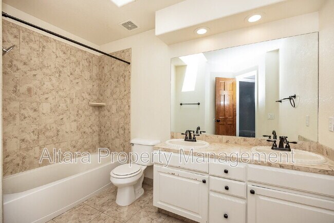 Foto del edificio - 1825 Starstone Ct