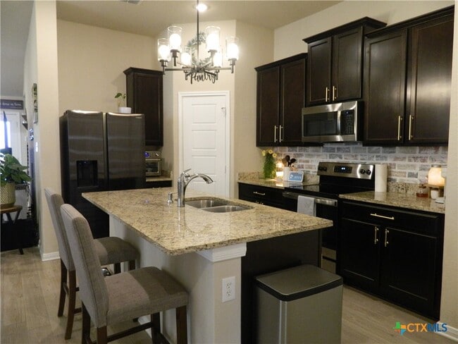 Foto del edificio - 2929 Greenbriar Rd