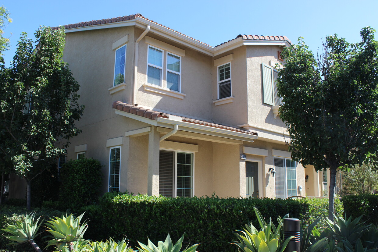 3077 N Juneberry St, Orange, CA 92865 Townhome Rentals in Orange CA