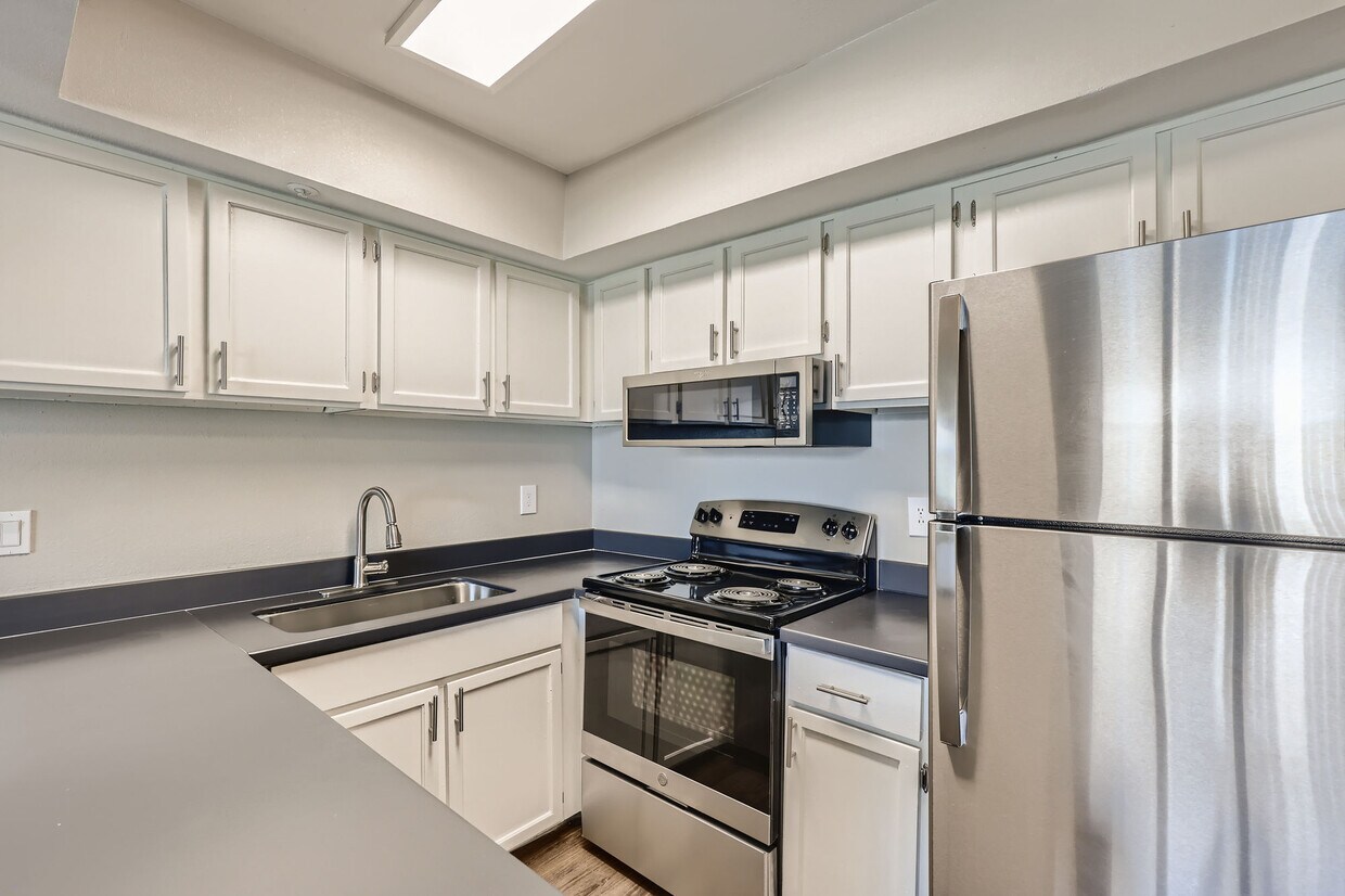 Tides on 59th Apartments 8546 N 59th Ave Glendale, AZ