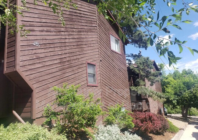 Foto del edificio - 1031 Portland Pl