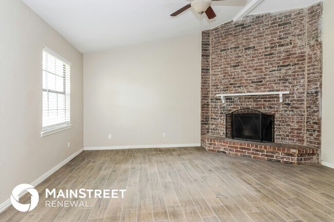 Foto del edificio - 7905 Simpkins Pl