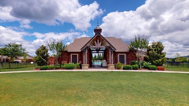 Building Photo - Beautiful 5-bedroom rental home in the hig...