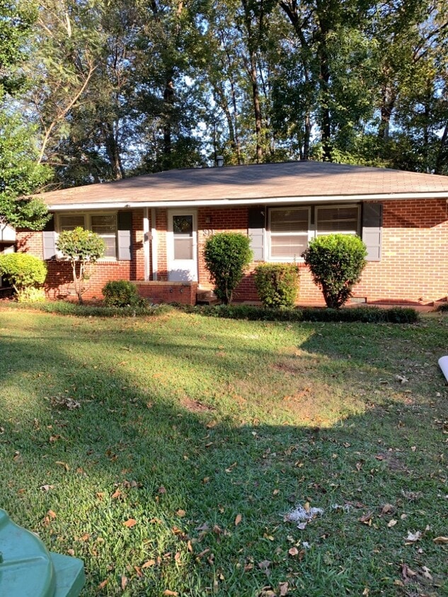 Primary Photo - 311 Forest Hills Dr