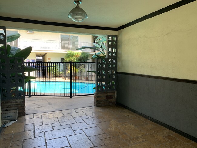 1138 S La Cienega Blvd Unit 9 photo'