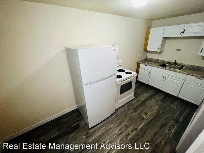 Building Photo - 3 br, 1 bath House - 331 W 21st Street