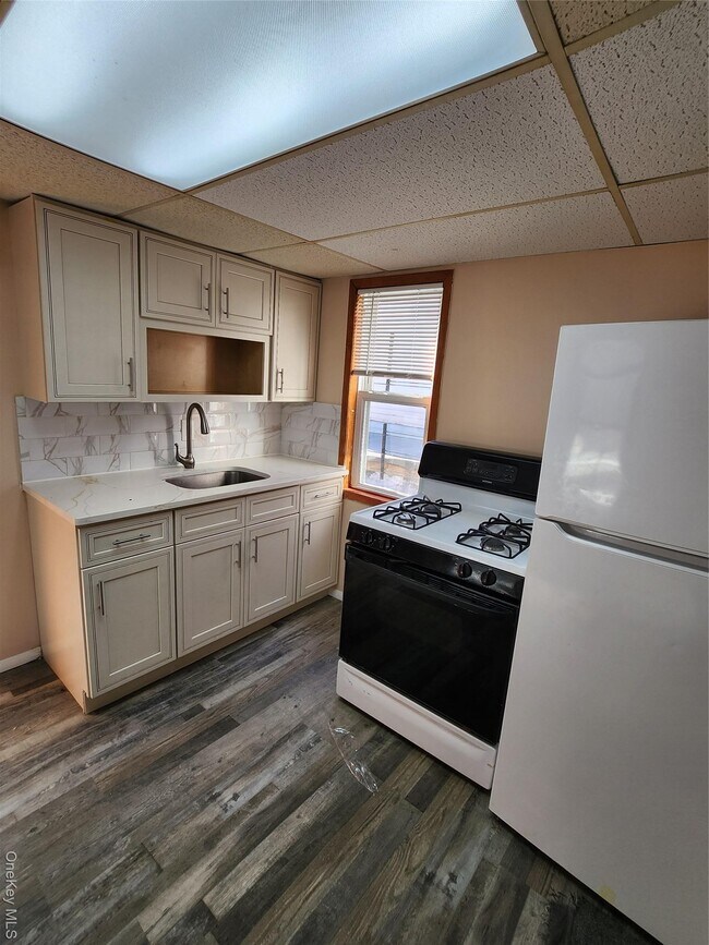 Foto del edificio - 96-08 101st Ave