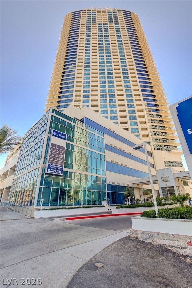 Building Photo - 2700 S Las Vegas Blvd