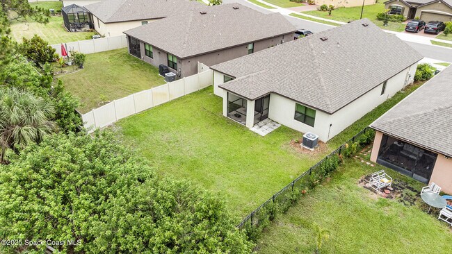 Building Photo - 975 Remington Green Dr SE
