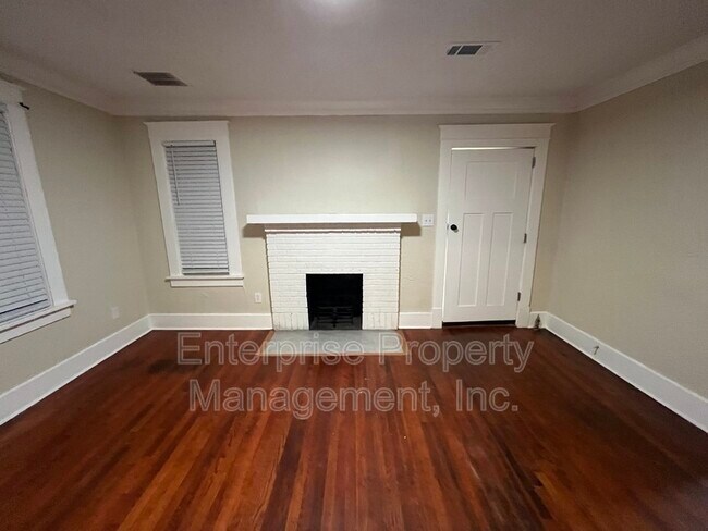Foto del edificio - 923 Garland St