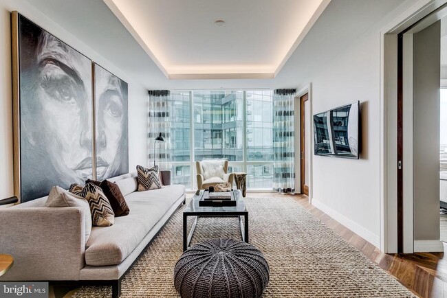 Foto del edificio - 300 International Drive