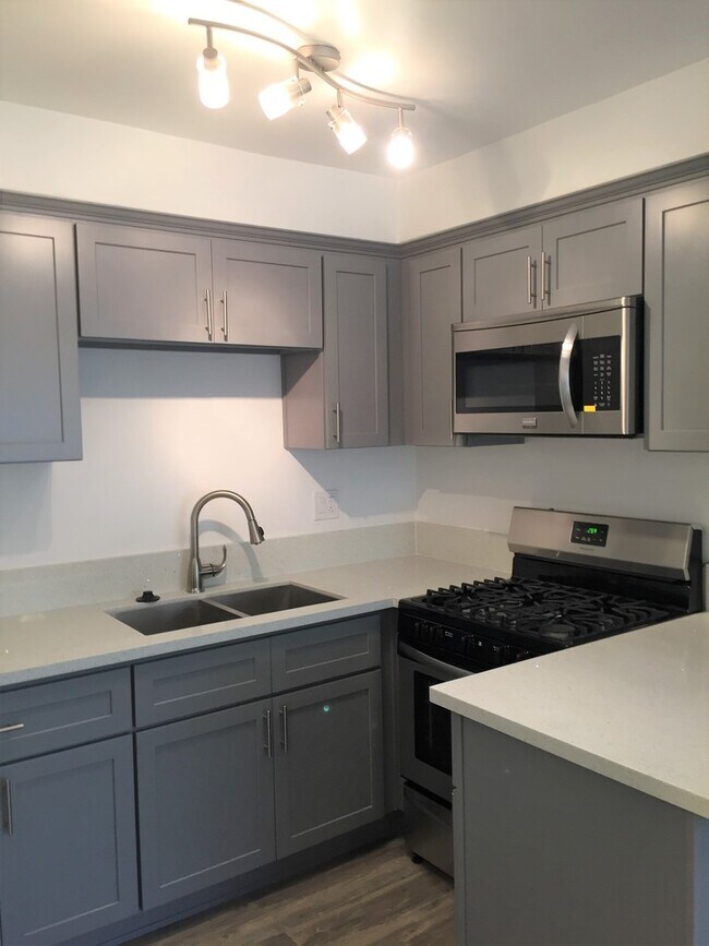 Interior Photo - Eden Roc Apartments