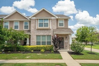 Building Photo - 3300 Becker Dr