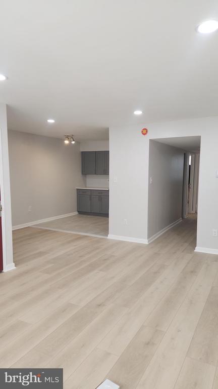 Foto del edificio - 7028 Lark Pl