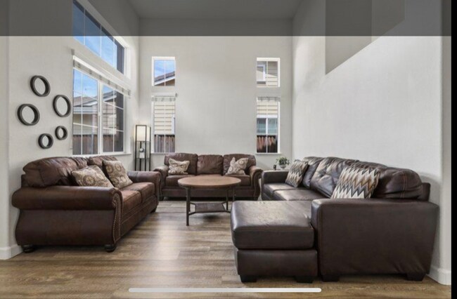 Foto del edificio - 4036 Escatta Ave