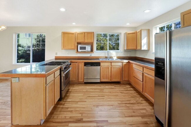 Building Photo - Gorgeous Remodeled Home