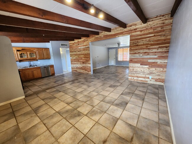 Building Photo - 5941 E Waverly Pl