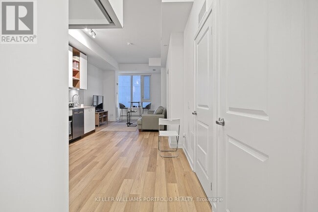 Building Photo - 543 Richmond St W