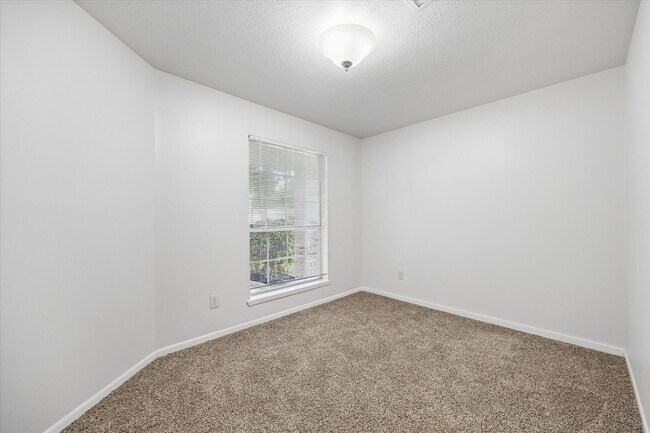 Building Photo - 6410 Tabana Dr