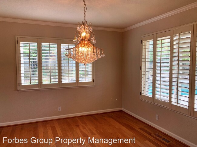 Building Photo - 5 br, 3 bath House - 122 Los Patios