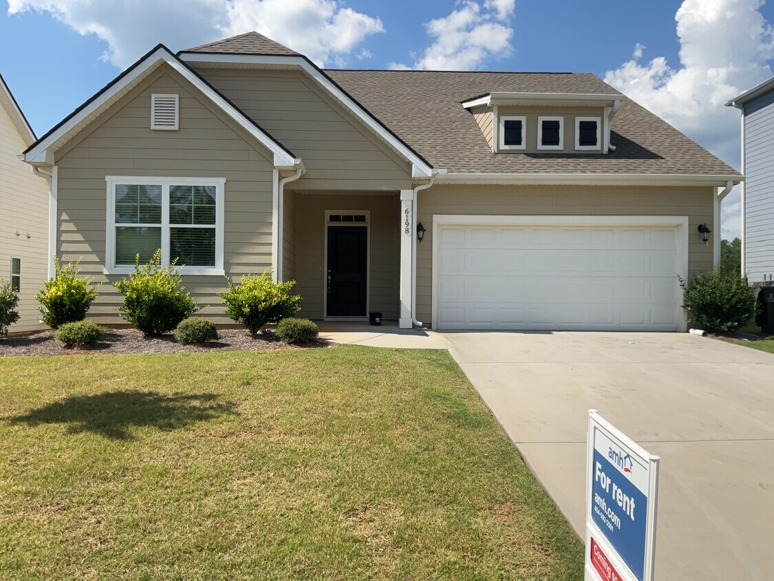 Foto principal - 2854 Chapel Hill Rd
