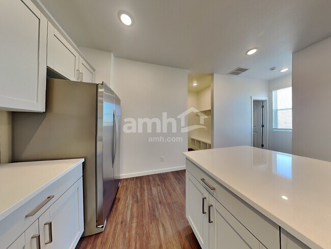 Foto del edificio - 23706 E 2nd Pl
