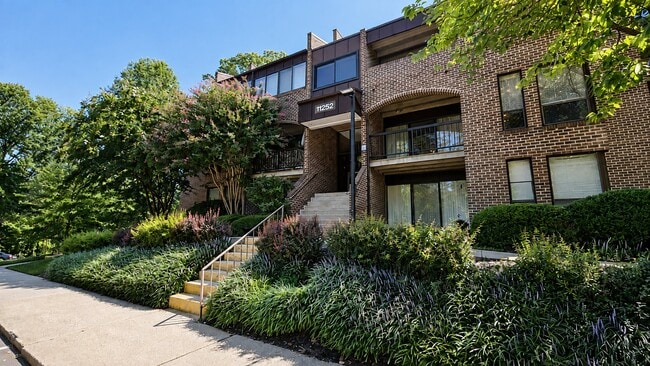 Building Photo - 11252 Chestnut Grove Sq