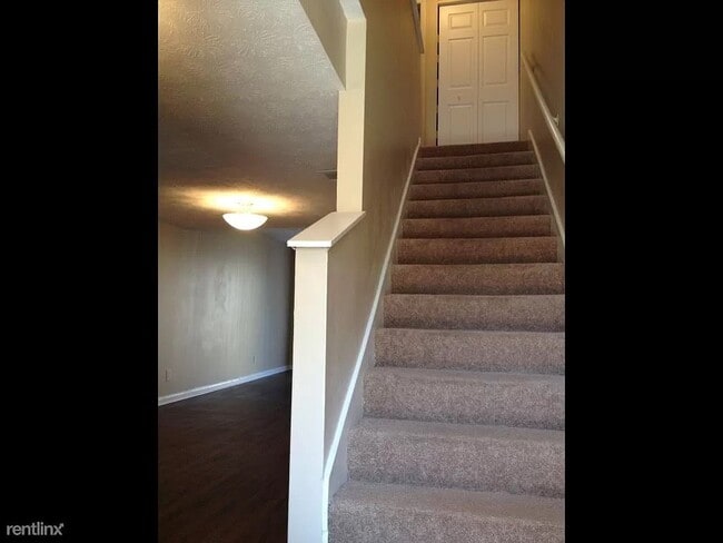 Building Photo - 6145 Longchamp Dr