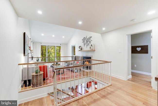 Foto del edificio - 11256 Oakton Rd