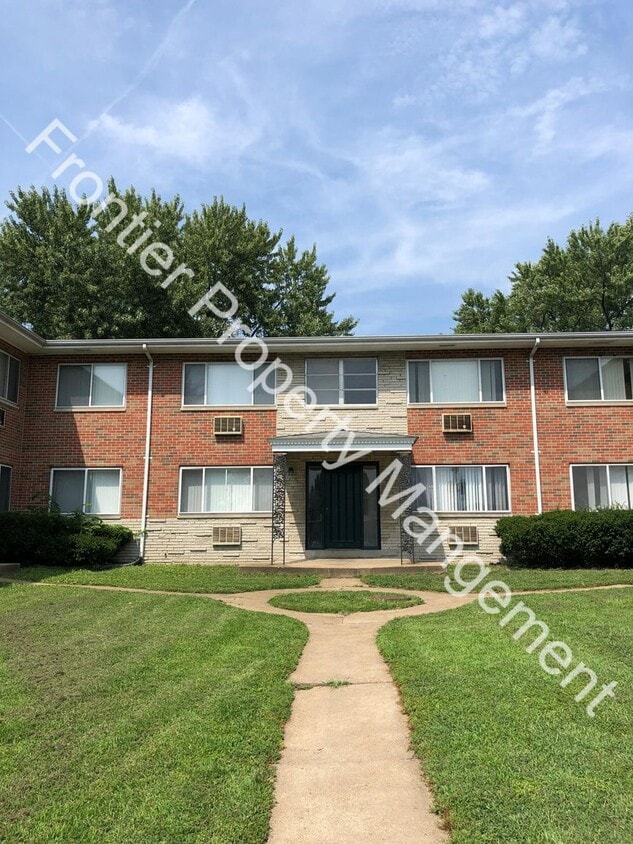 Primary Photo - Updated 2 Bed 1 Bath in Florissant