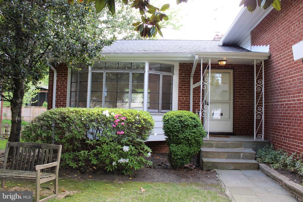 Primary Photo - 7700 Newmarket Dr