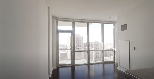 Foto del edificio - 364 W Huron St