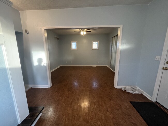 Building Photo - 1402 Armstrong Ave